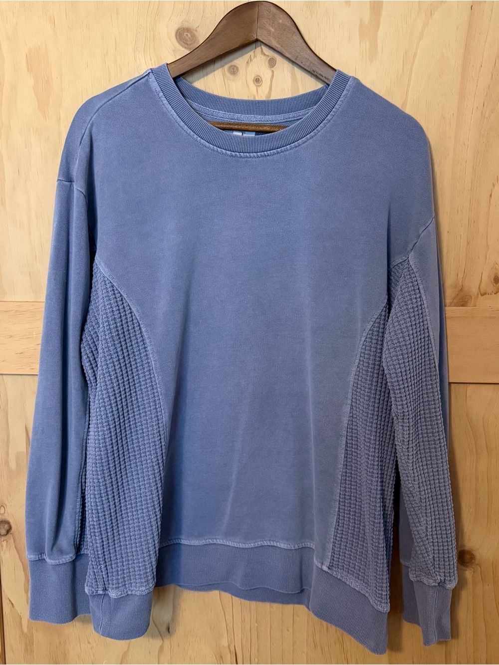 Maurice’s Blue Waffle-Knit Panel Sweatshirt size Large